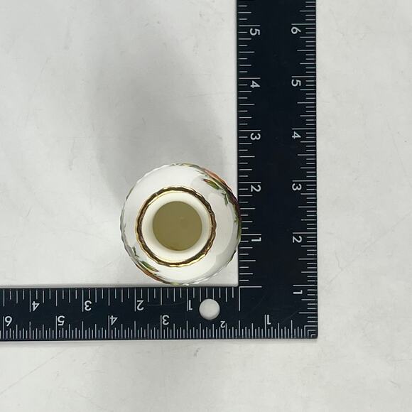 Royal Albert Old Country Roses Bud Vase Bone China Gold Trim Floral England - Picture 8 of 10